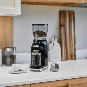 SMEG CGF11 Retro-Style Coffee Grinder – Burr Mill with 30 Grind Settings, Stainless Steel Conical Burrs, Removable Hopper – Precision Countertop Grinder for Espresso, Drip, French Press-Black view 6